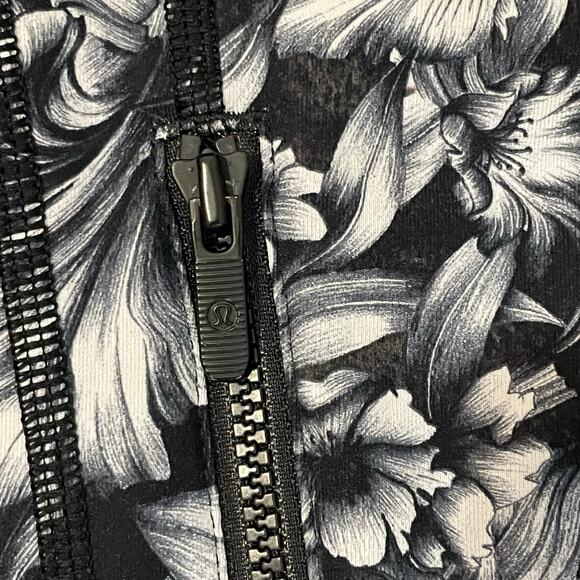 Lululemon Luxtreme Define Jacket Night Garden Ice Floral Women's 4 Black Gray - Picture 10 of 16